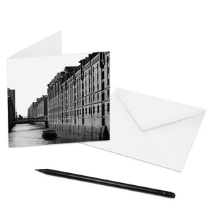 Mache jemandem eine Freude und verschicke eine COGNOSCO Klappkarte mit Umschlag mit dem Motiv: Hamburg - Speicherstadt