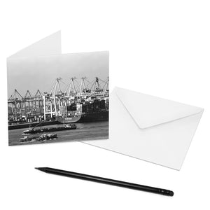 Mache jemandem eine Freude und verschicke eine COGNOSCO Klappkarte mit Umschlag mit dem Motiv: Hamburg - Containerhafen