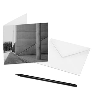 Mache jemandem eine Freude und verschicke eine COGNOSCO Klappkarte mit Umschlag mit dem Motiv: München - Pinakothek der Moderne